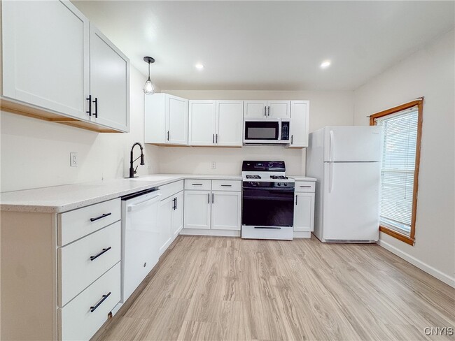 Photo - 10 Beach Ave