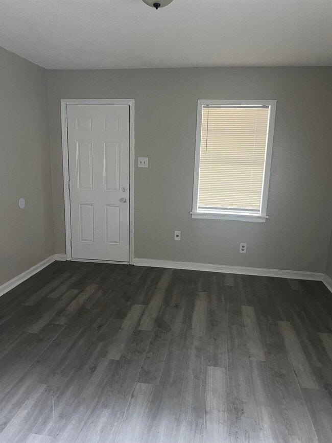 Photo - 2295 Dexter Ave