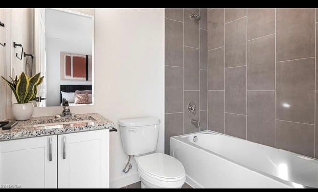 Photo - 417 NW 3rd Ln