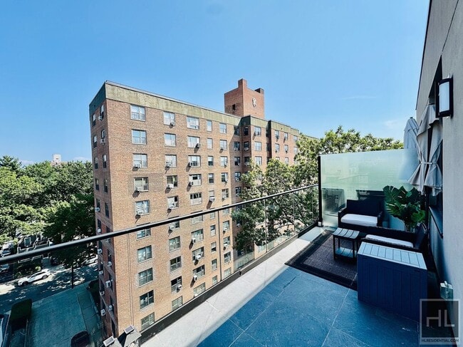 Photo - HENRY HUDSON PKWY E Unit 405