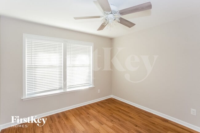 Photo - 131 Tilton Dr