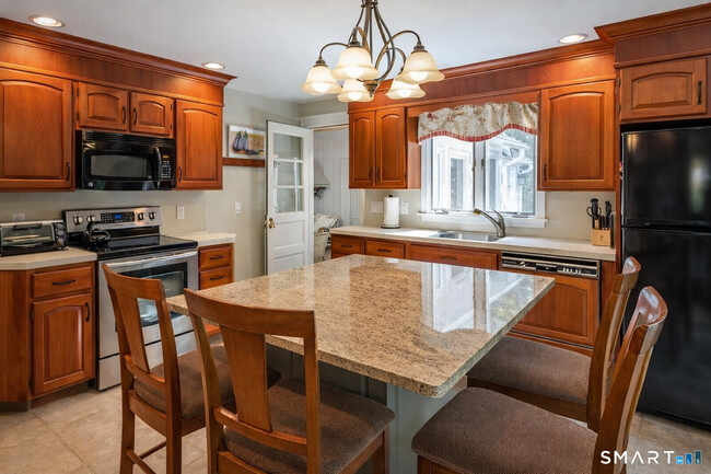 Photo - 123 Interlaken Rd