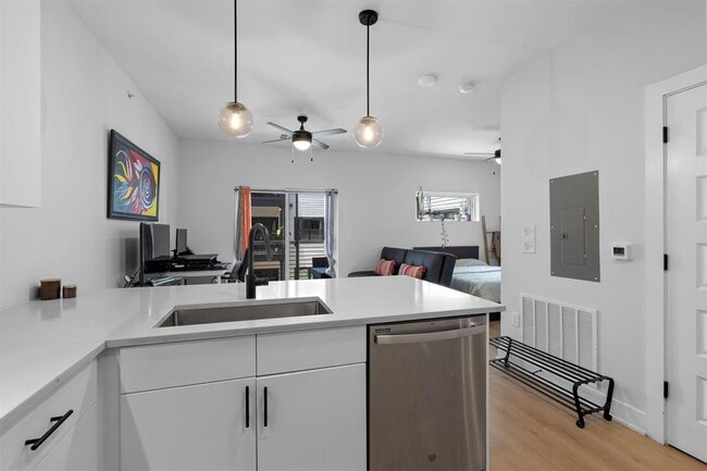 3101 Govalle Ave Unit 210