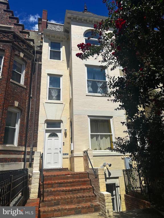 Building Photo - 1327 Harvard St NW Rental