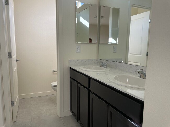 Photo - New 3 bedroom Condo 2 car garage in Gated ...