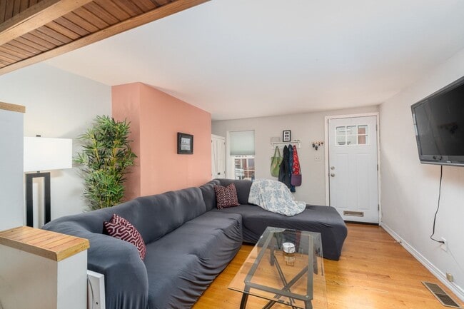 Photo - 1516 William St