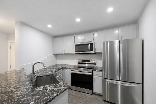Photo - 300 Cunat Blvd Unit 2B