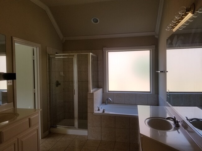 Photo - 552 Palomino Way