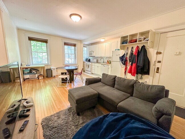 Photo - 854 Massachusetts Ave Unidad 3 Rental