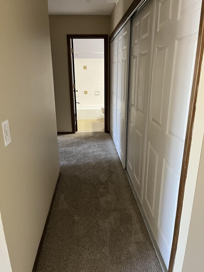 Photo - 930 6th St S