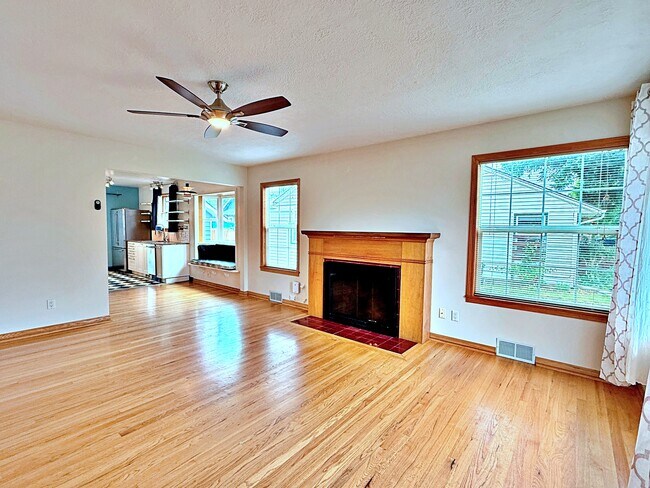 Photo - 8048 SE Ellis St