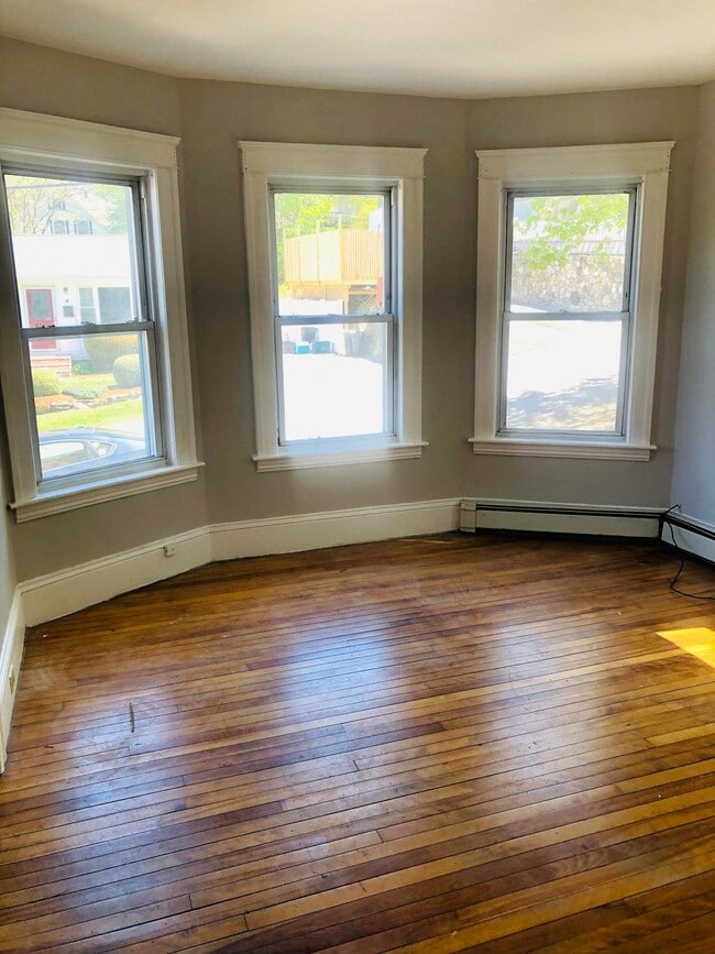 Building Photo - 1 Alder St Unit 1