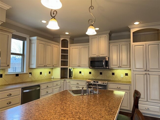 Photo - 3815 Holly Ridge Dr