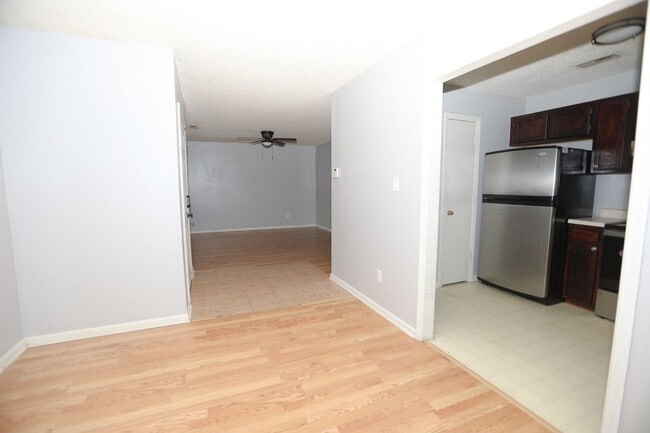 Photo - 621 S Hampton Dr