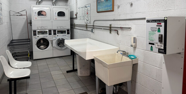 Building Photo - 4305 49th St Unit 1 Rental