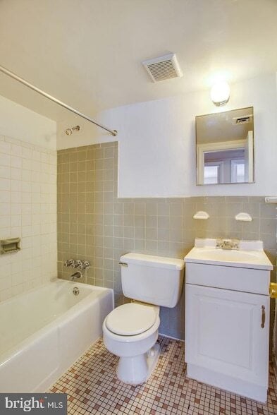 Building Photo - 5124 Astor Pl SE Unit 301