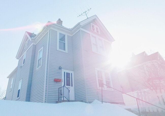 Photo - 134 Cook Ave E