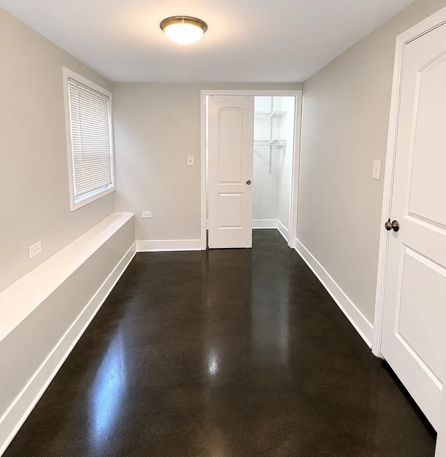 1905 N Kenneth Ave Unit 1905 N Kenneth Ave