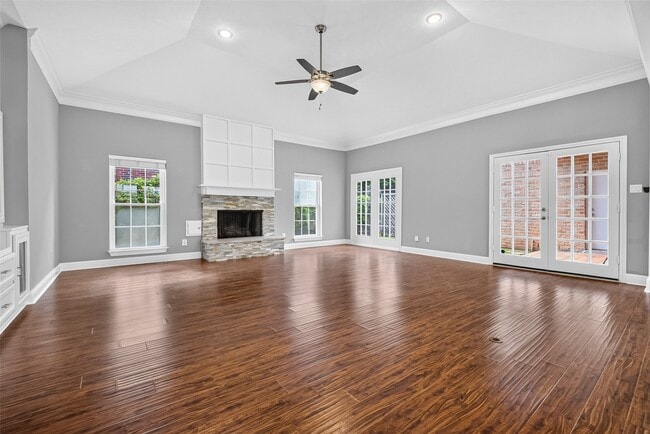 Photo - 10310 Chevy Chase Dr