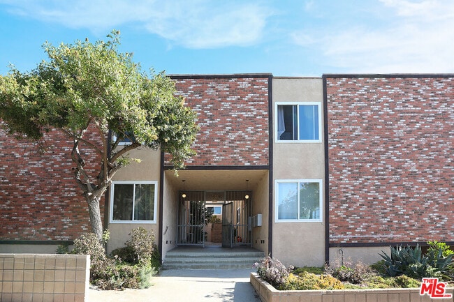 Building Photo - 1133 22nd St Unit 2