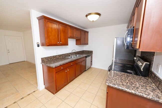 Building Photo - 3BR/2BA Condo in El Cajon! Unit 20