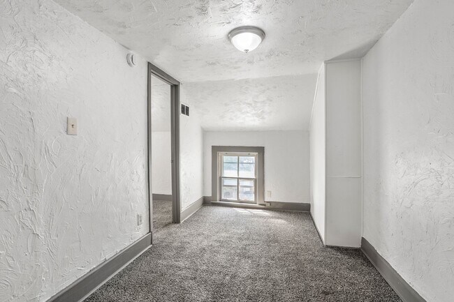 Photo - 1400 Knapp St Unit 1400A