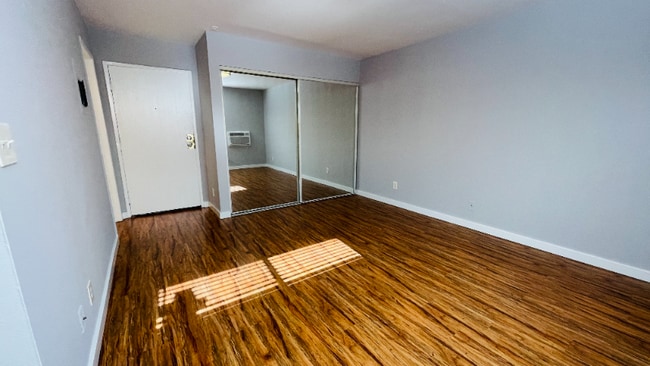 Photo - 7044 Hawthorn Ave Unit 214