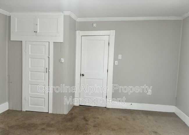 Photo - 1028 S Main St