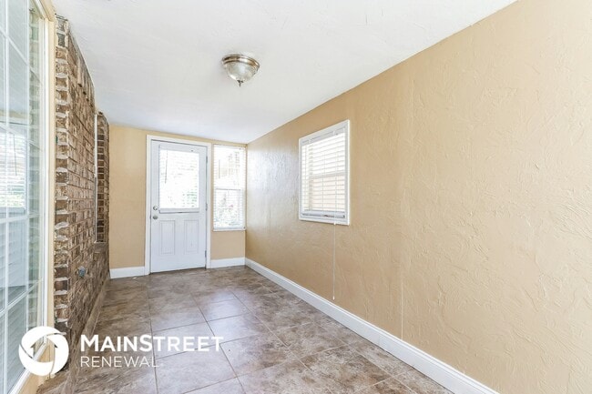 Building Photo - 1306 SW 95th St Rental