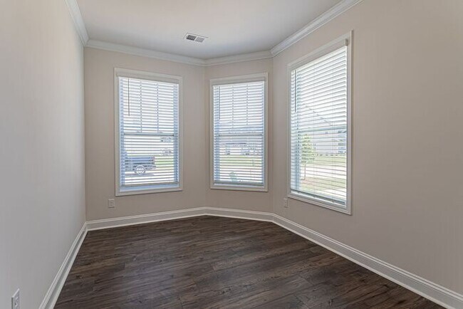 Photo - END UNIT Townhome in Popular Sudduth Farms...