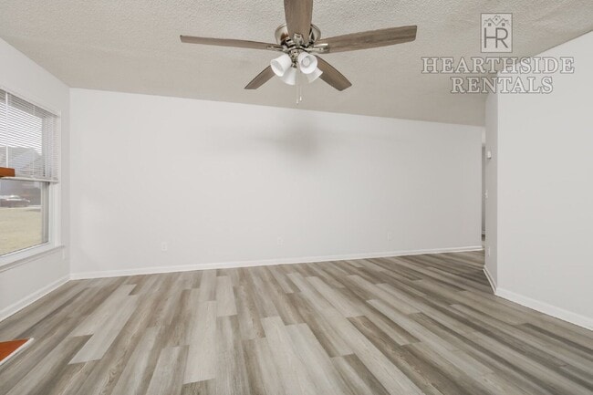 Photo - 143 W Victoria Ct Unit Apt A