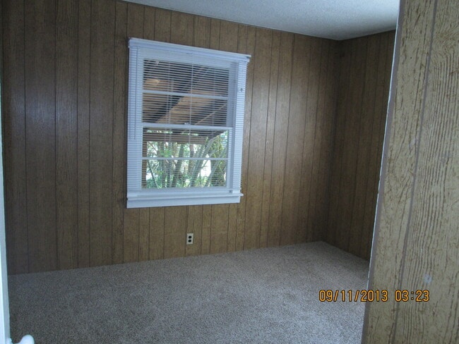 135 NW B Ave