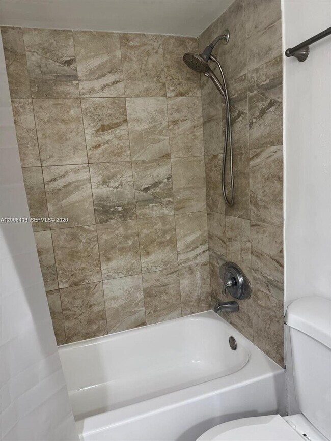 Photo - 1401 NE 191st St Unit D108