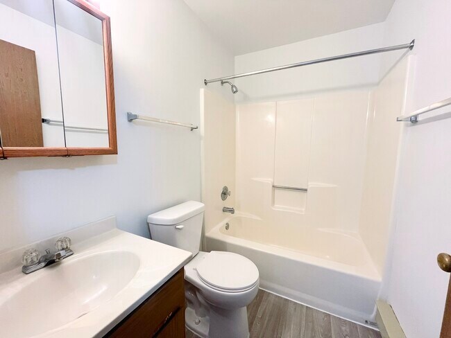 Photo - 615 S Virginia Rd Unidad 204