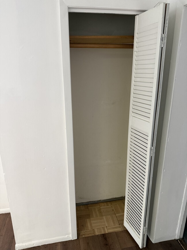 Photo - 831 King Georges Rd