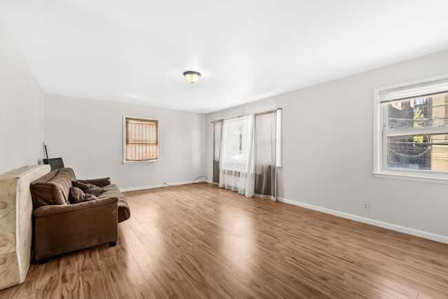 Photo - 81 VAN WAGENEN Ave Unit 2