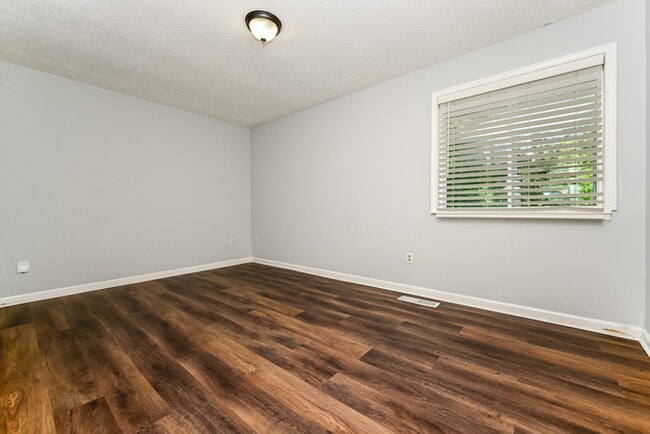 Photo - Fantastic 4bd/2ba home! Let yourself in!