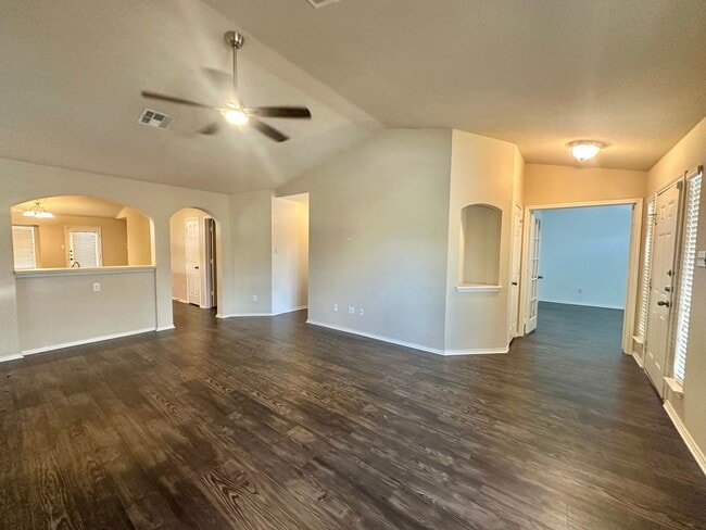 Photo - 3 BED 2 BATH NEW MANAGEMENT!!!!