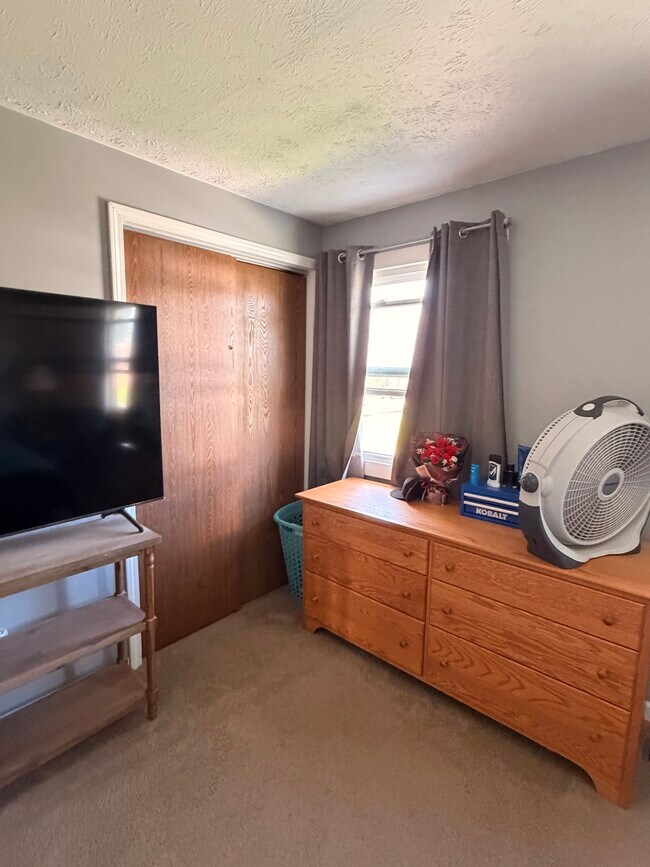 Photo - 211 Centenial Ave