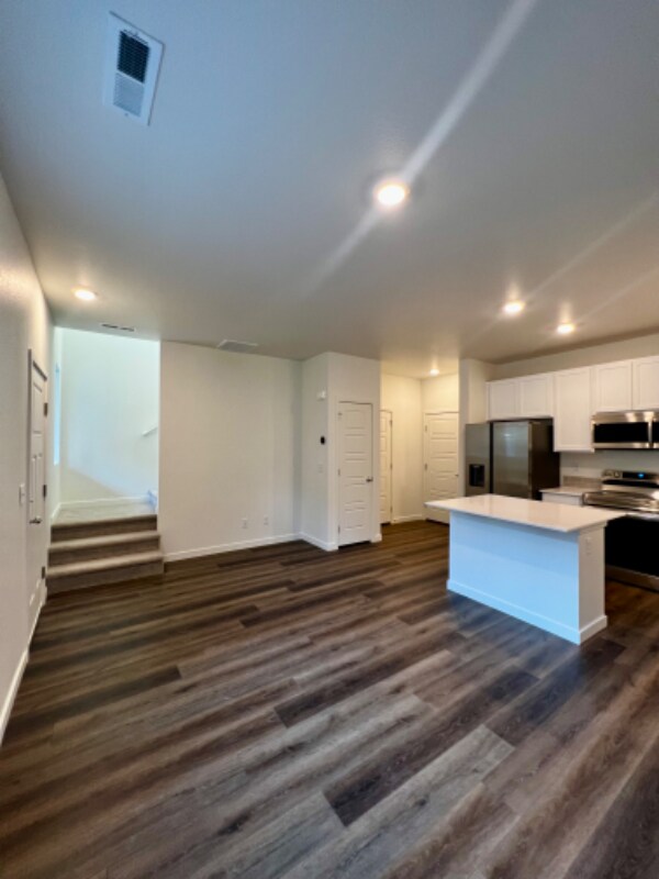 Photo - 209 Cardinal St