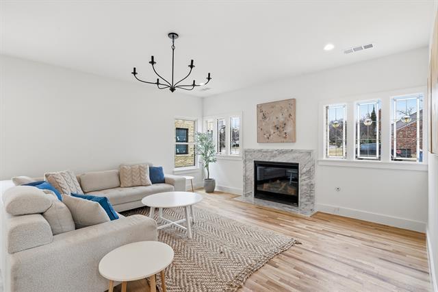 Photo - 3247 Homer St