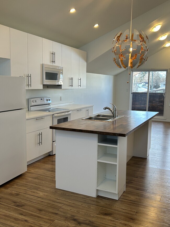 Photo - 12521-12577 77 St NW Unité 12521 - Main