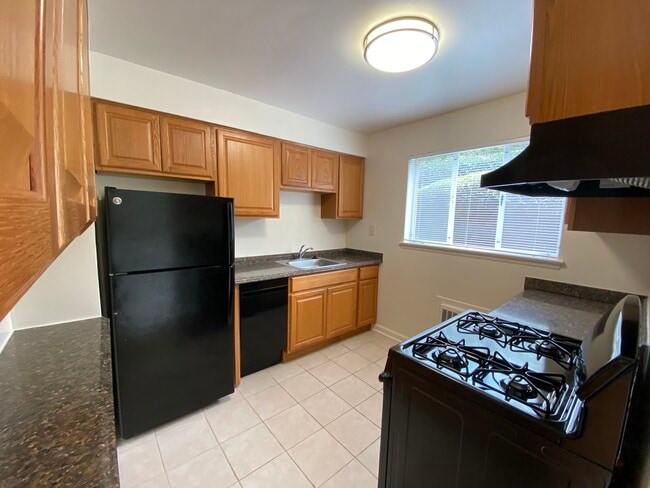 Photo - Westover Court Apartments