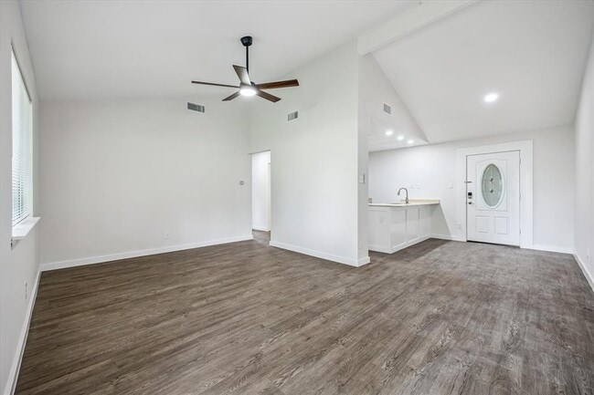 Photo - 500 2nd St S