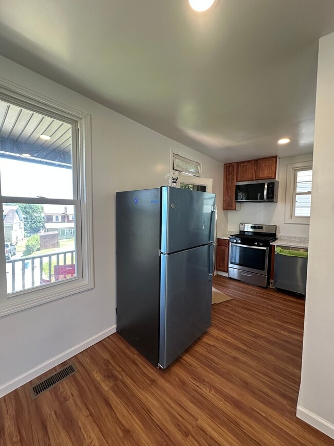 Photo - 1469 Franklin St