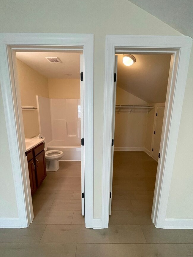 Photo - Pre-Leasing Now for 2026 UK School Year!
