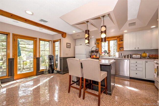 Photo - 16 Faraway Rd