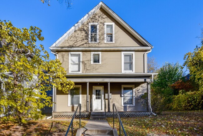 The Lyndale - Uptown