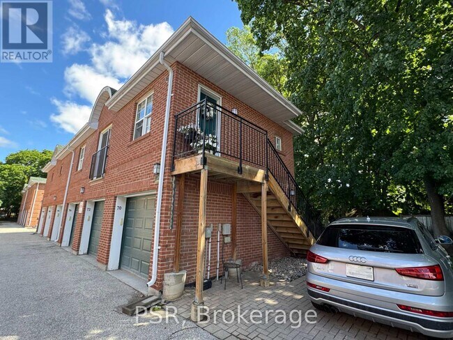 Photo - 1361 Bayview Ave