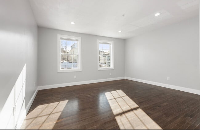 Photo - 222 Rock St Unit 2